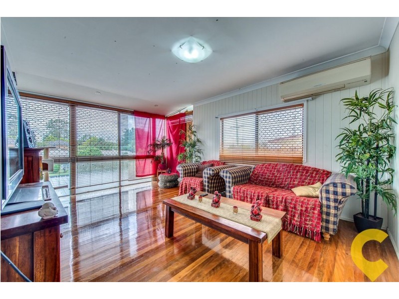 53 Russell Street, Silkstone QLD 4304