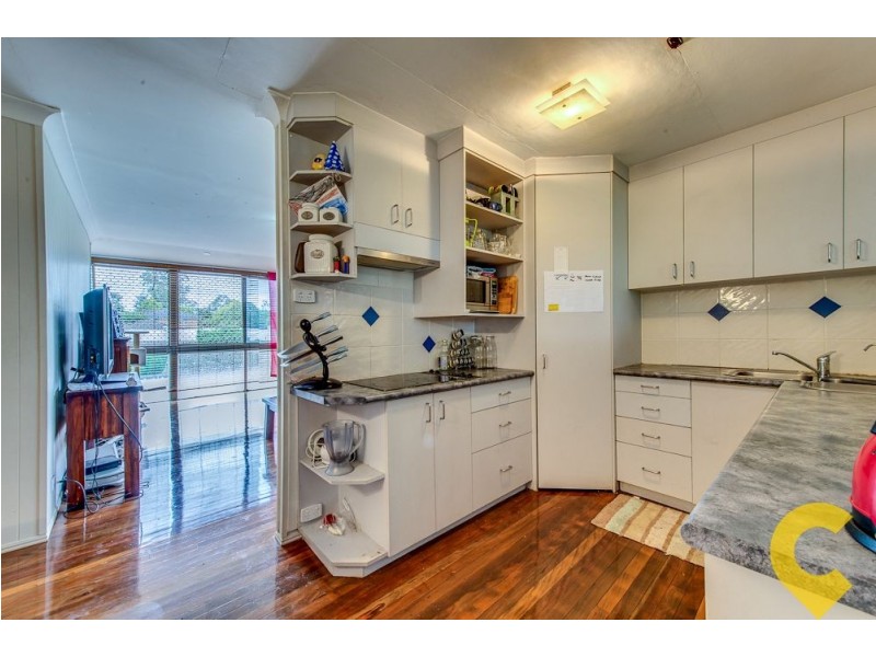 53 Russell Street, Silkstone QLD 4304