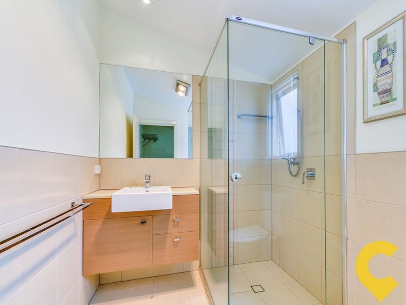 3/24 Henry Street, Woolloongabba QLD 4102