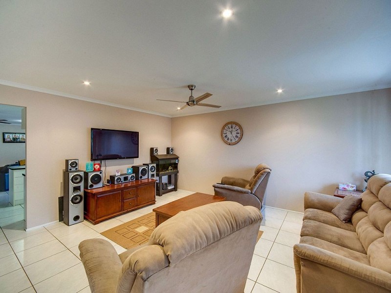 9 Canopy Close, Warner QLD 4500