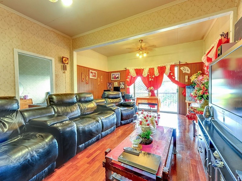 12 Drummond Street, Greenslopes QLD 4120