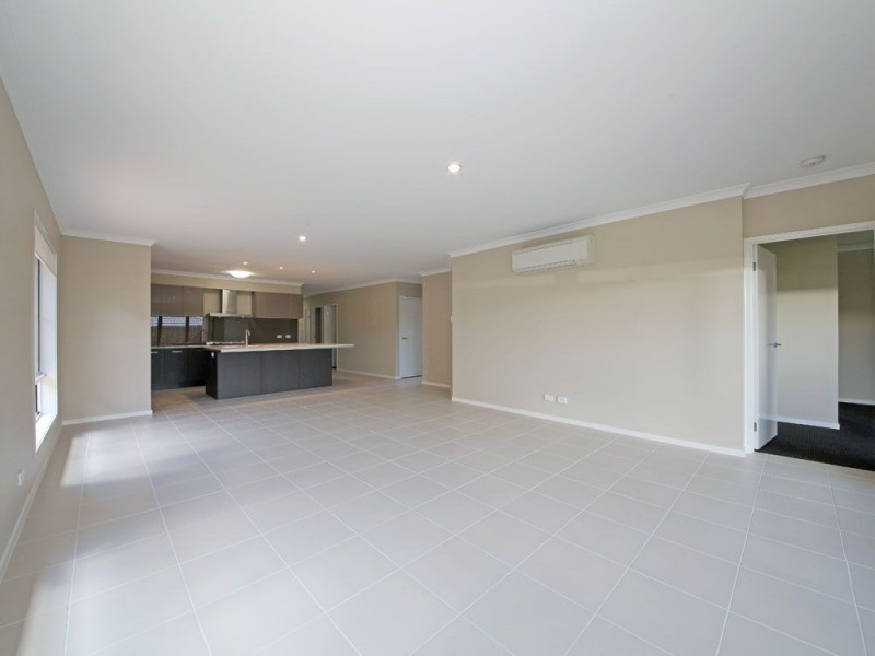 1186 Jinabara Close, Narangba QLD 4504