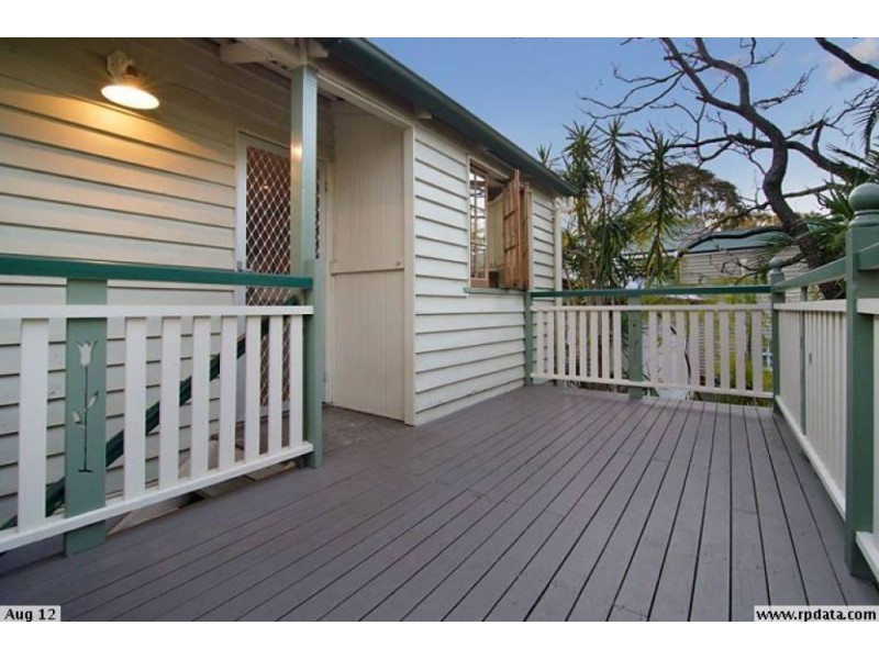 44 Sixth Avenue, Bardon QLD 4065