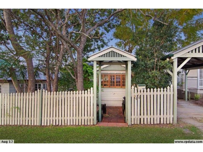44 Sixth Avenue, Bardon QLD 4065