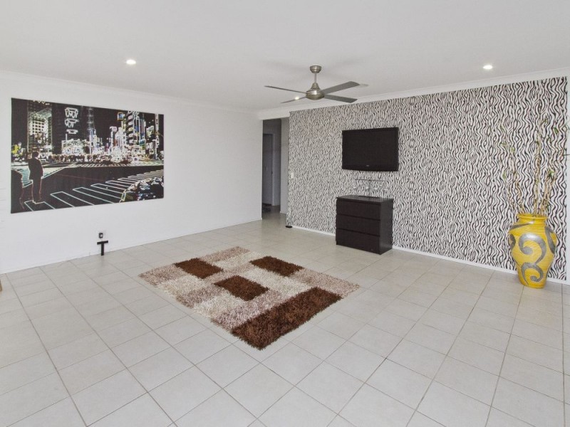 42 Peacherine Circuit, Bellmere QLD 4510