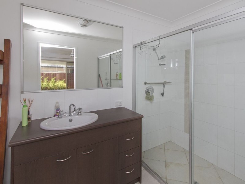 42 Peacherine Circuit, Bellmere QLD 4510