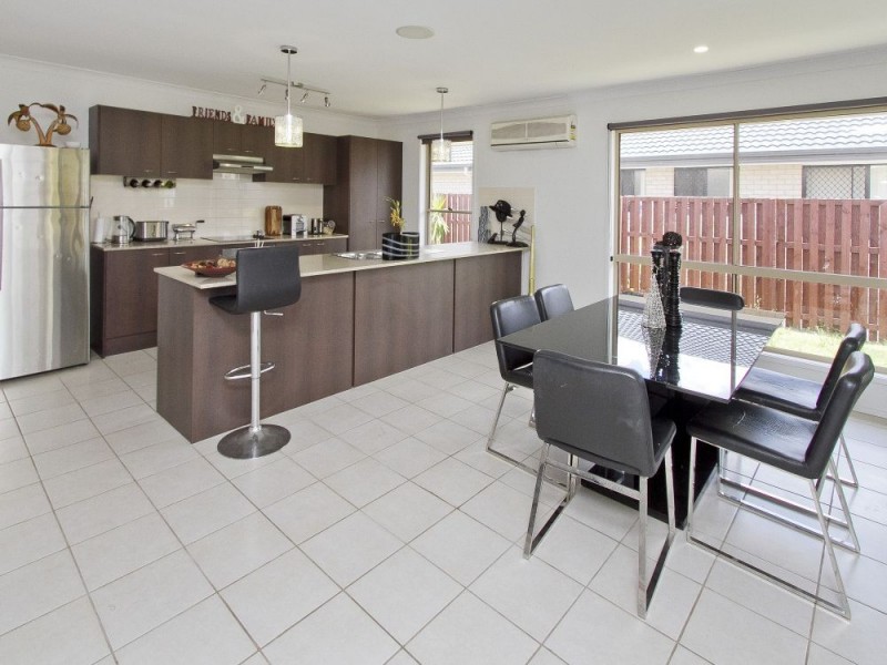 42 Peacherine Circuit, Bellmere QLD 4510