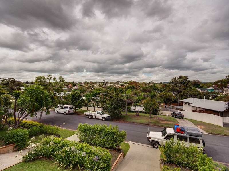 23 Landscape Street, Stafford Heights QLD 4053