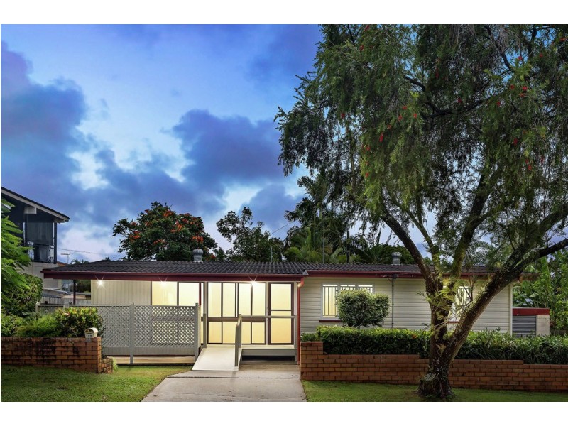 35 Chingford Street, Chermside West QLD 4032