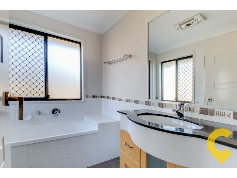 11 Isabella Street, Collingwood Park QLD 4301