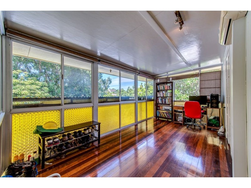 95 Mawson Street, Stafford Heights QLD 4053