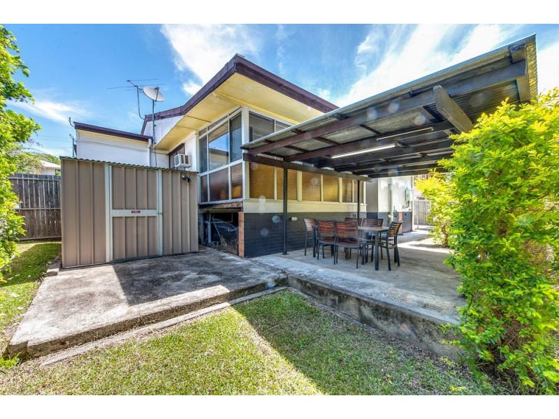 95 Mawson Street, Stafford Heights QLD 4053