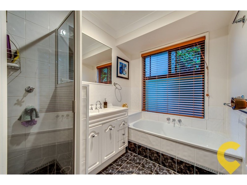 5 Milford Court, Eatons Hill QLD 4037