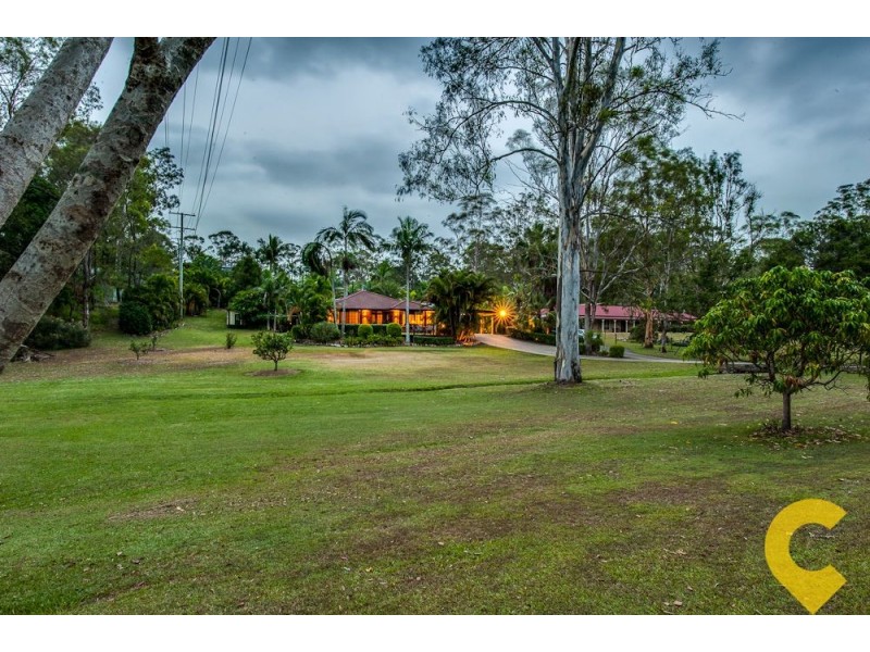 5 Milford Court, Eatons Hill QLD 4037