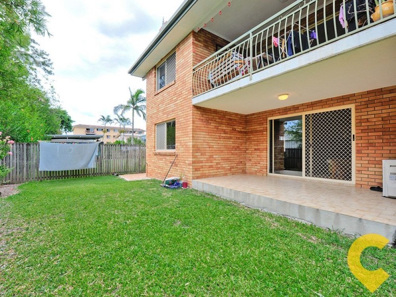 2/94 Cavendish Road, Coorparoo QLD 4151