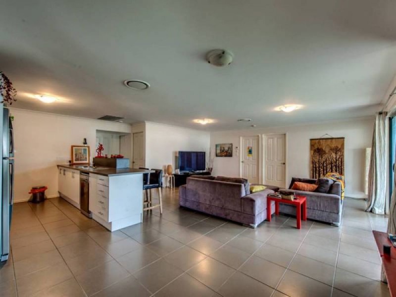 18 Tropical Drive, Forest Lake QLD 4078