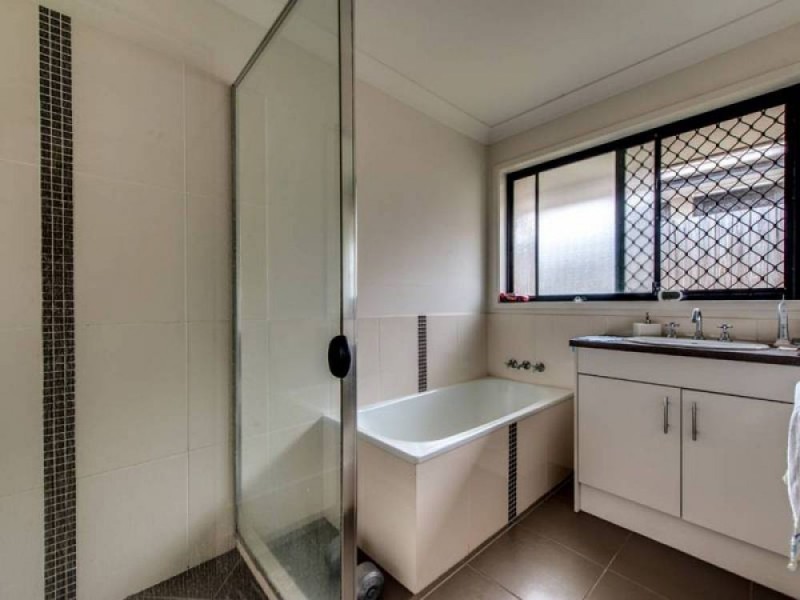 18 Tropical Drive, Forest Lake QLD 4078