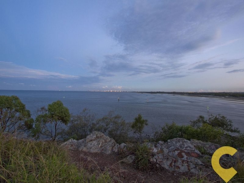 98 Shorncliffe Parade, Shorncliffe QLD 4017