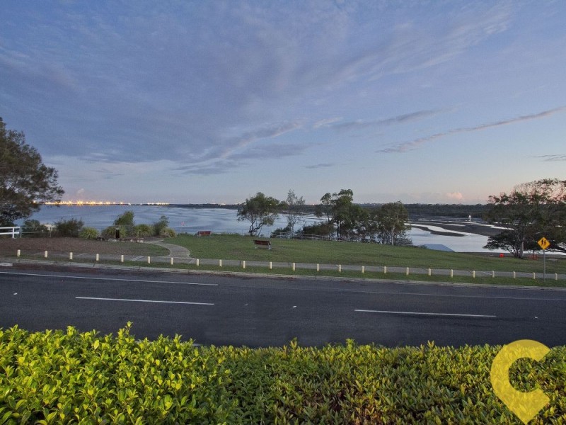 98 Shorncliffe Parade, Shorncliffe QLD 4017