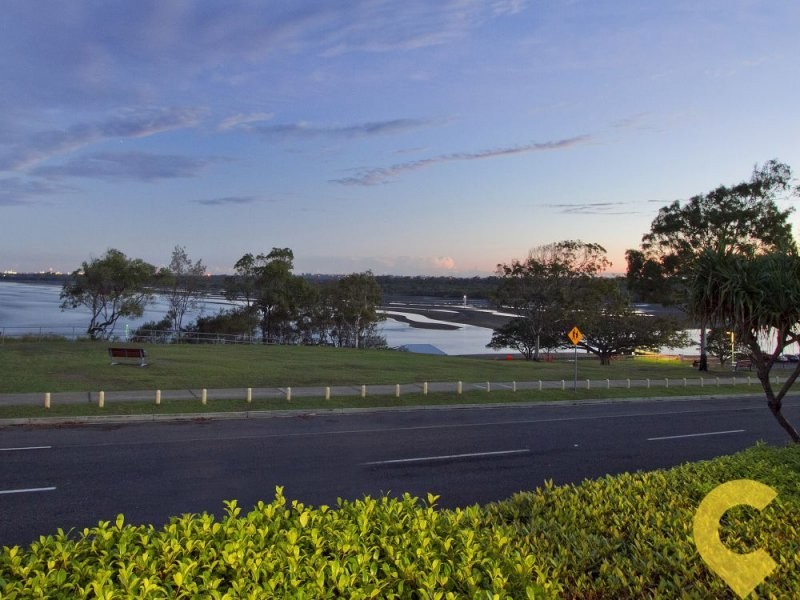 98 Shorncliffe Parade, Shorncliffe QLD 4017