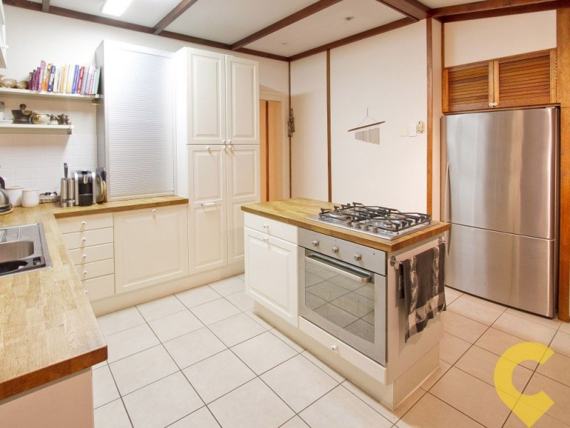 98 Shorncliffe Parade, Shorncliffe QLD 4017