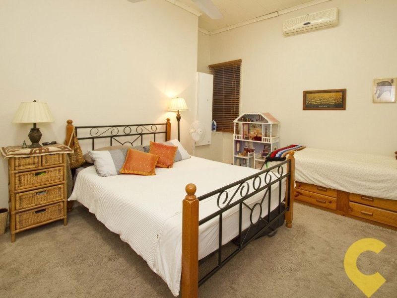 98 Shorncliffe Parade, Shorncliffe QLD 4017