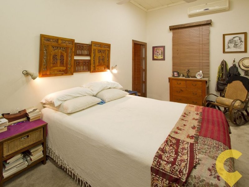 98 Shorncliffe Parade, Shorncliffe QLD 4017