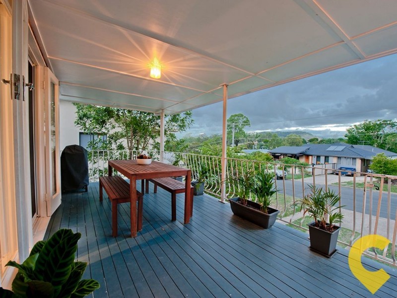 8 Dooloo Crescent, Ferny Hills QLD 4055