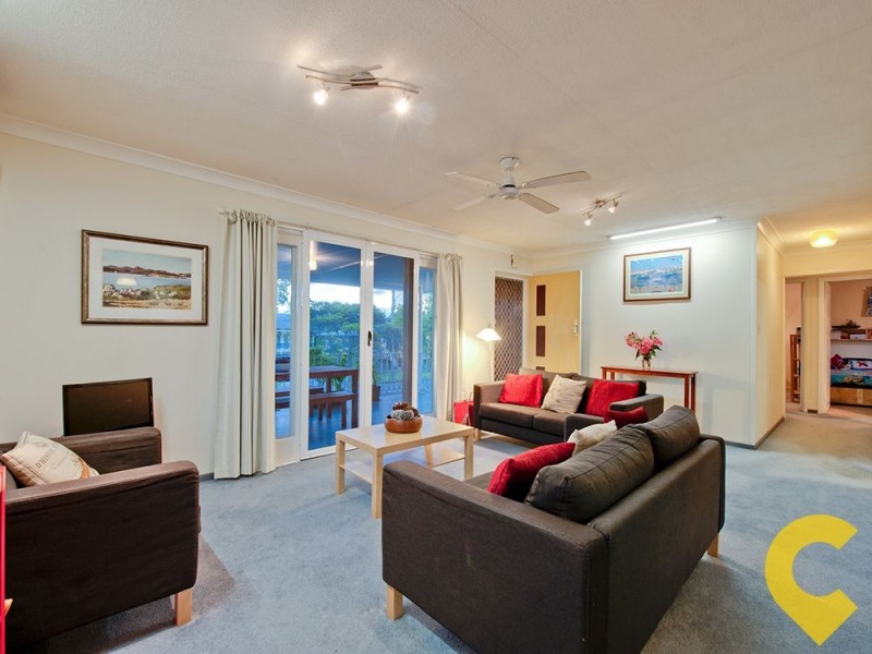 8 Dooloo Crescent, Ferny Hills QLD 4055