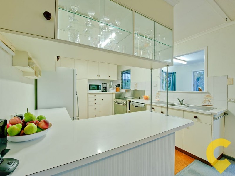 8 Dooloo Crescent, Ferny Hills QLD 4055