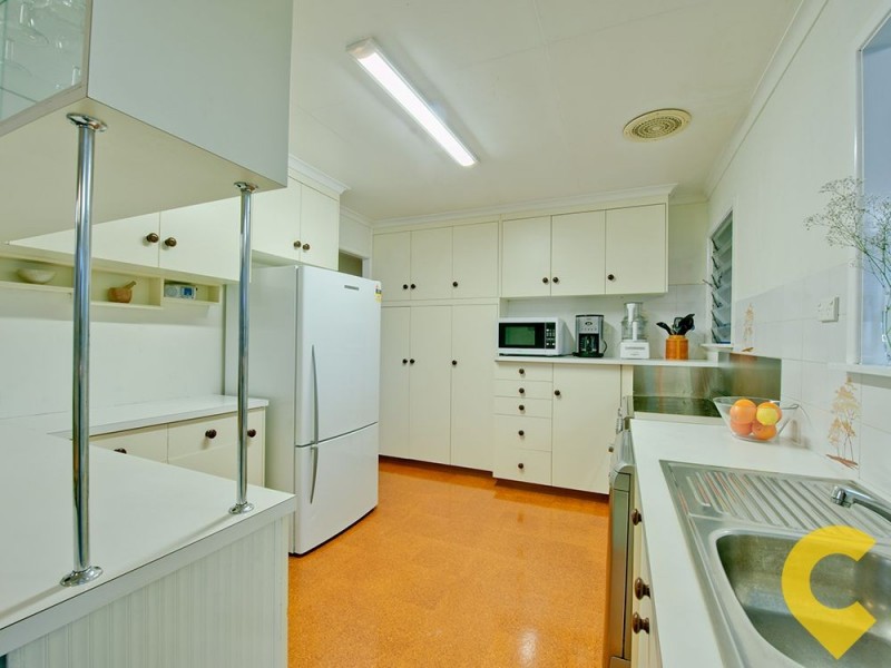 8 Dooloo Crescent, Ferny Hills QLD 4055