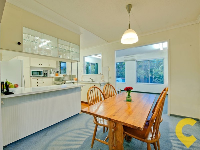 8 Dooloo Crescent, Ferny Hills QLD 4055
