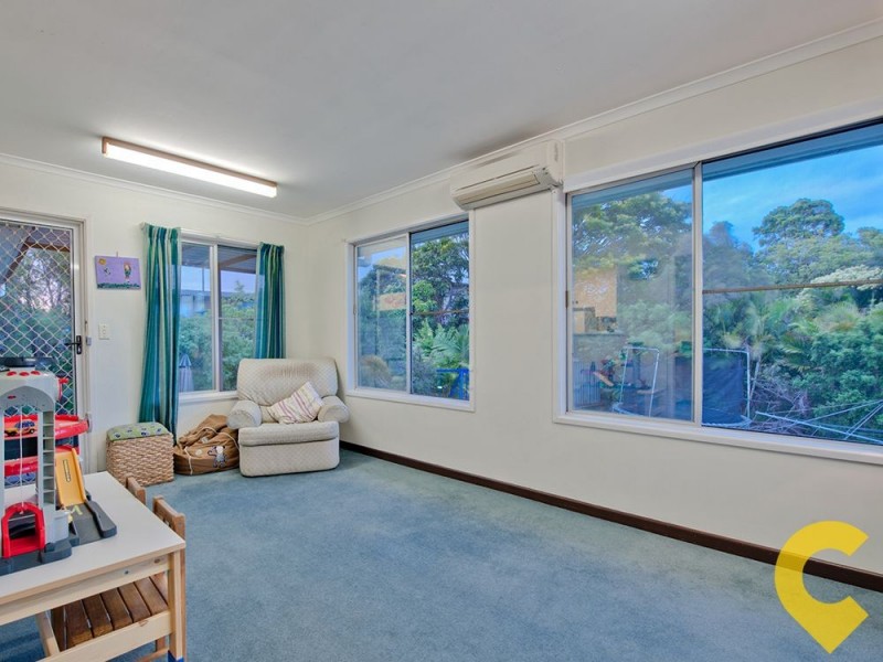 8 Dooloo Crescent, Ferny Hills QLD 4055