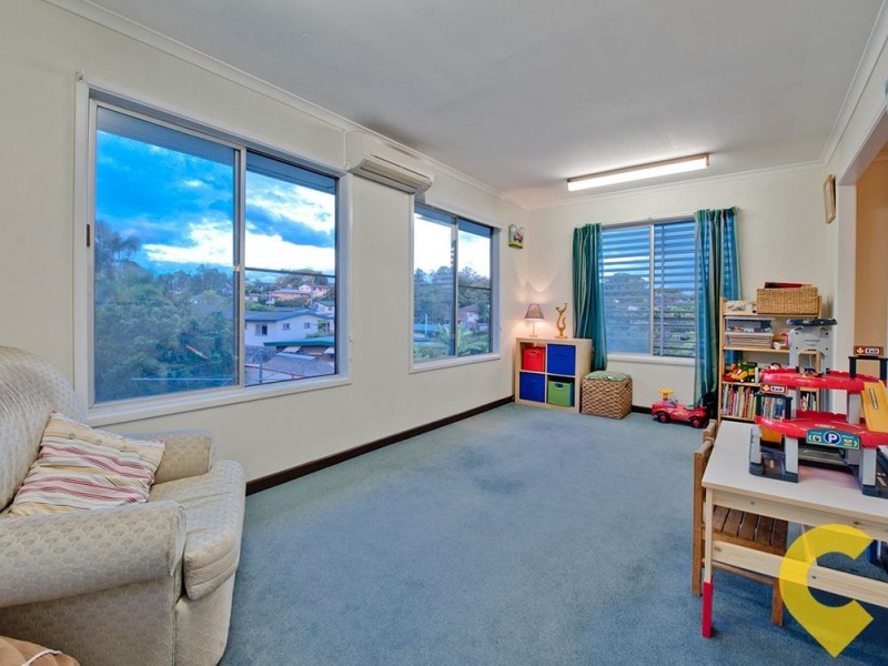 8 Dooloo Crescent, Ferny Hills QLD 4055