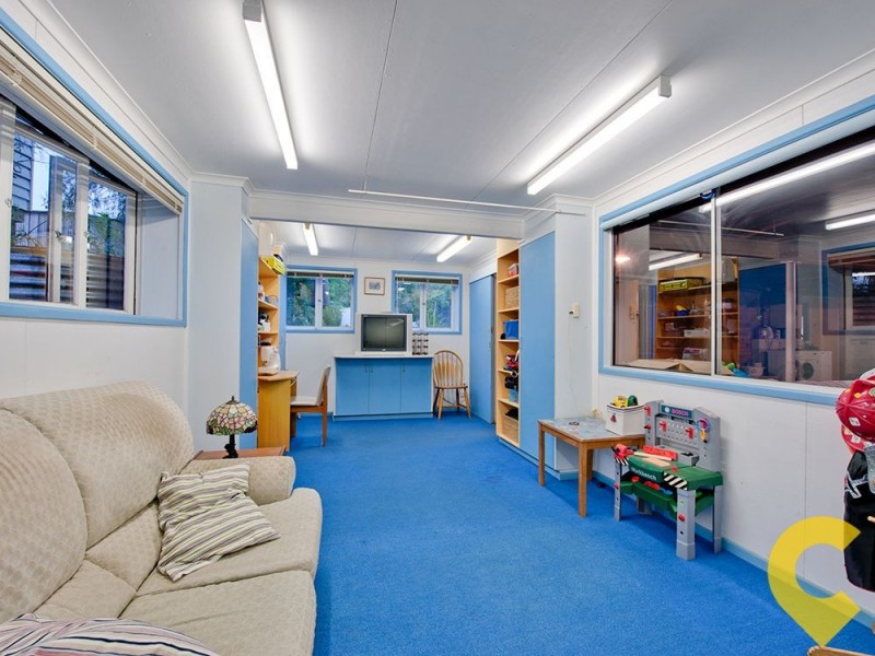 8 Dooloo Crescent, Ferny Hills QLD 4055