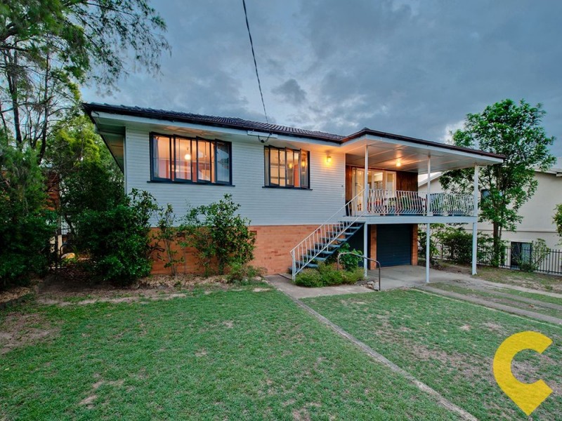 8 Dooloo Crescent, Ferny Hills QLD 4055