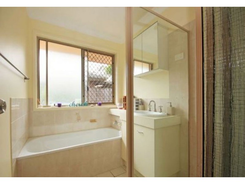 10 Poplar Place, Kallangur QLD 4503