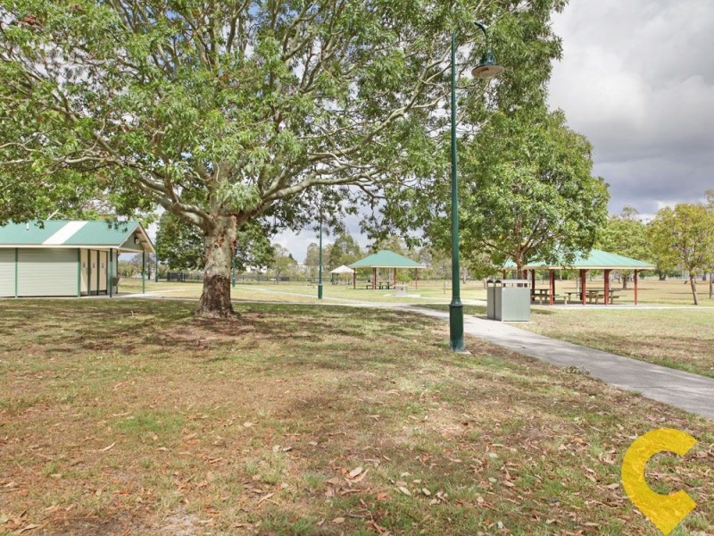 167 Meadowlands, Carindale QLD 4152