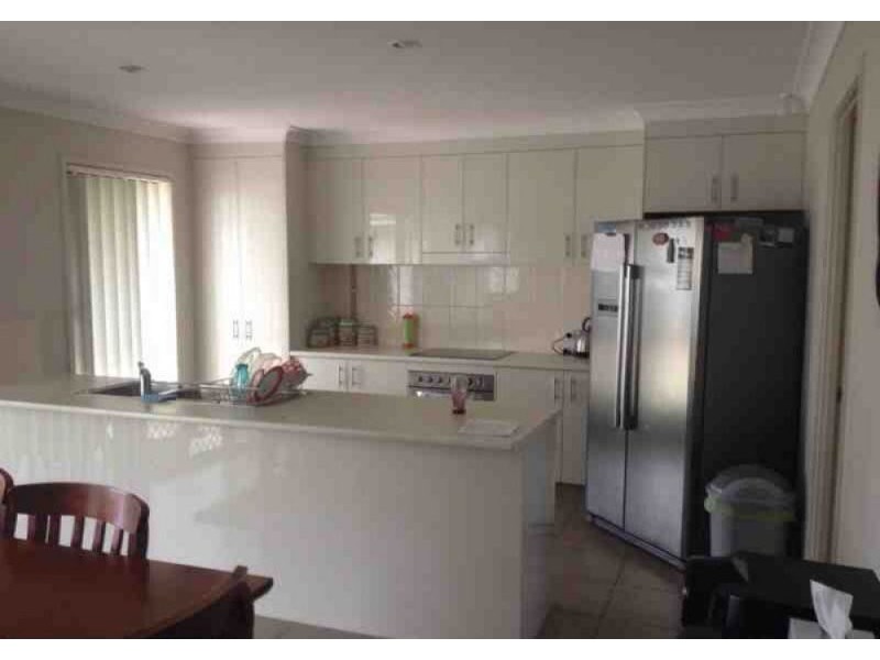 8 John Bell Court, Goodna QLD 4300