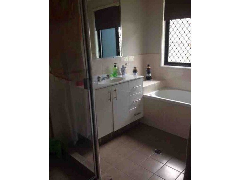 8 John Bell Court, Goodna QLD 4300