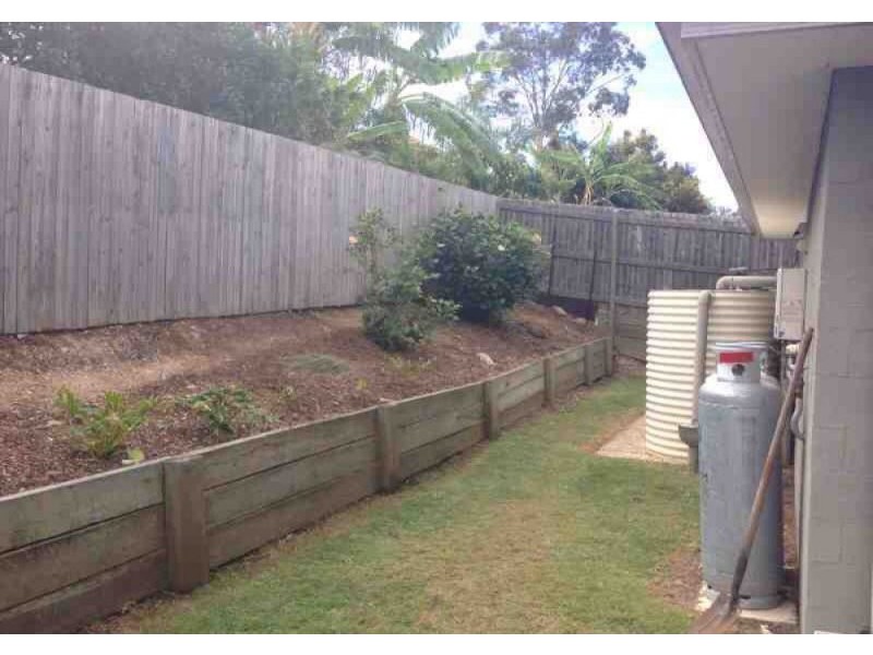 8 John Bell Court, Goodna QLD 4300