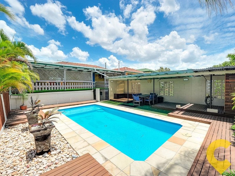 21 Samantha Street, Wynnum West QLD 4178