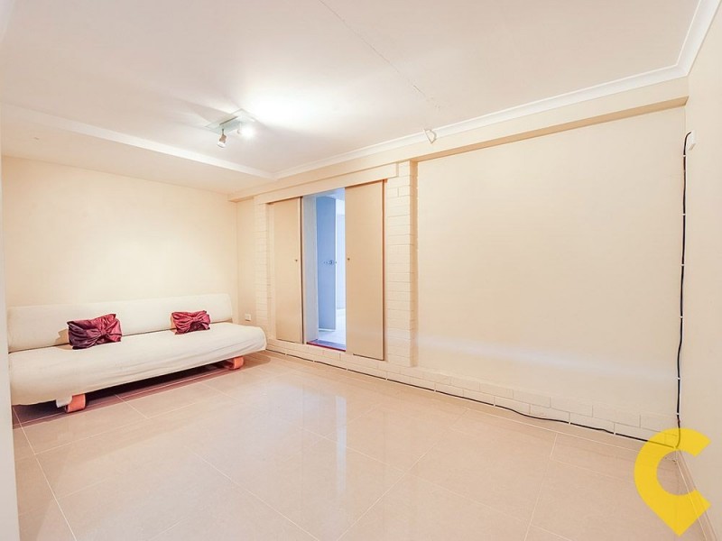 21 Samantha Street, Wynnum West QLD 4178