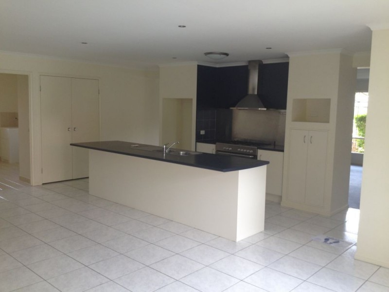 37 The Parkway, Stretton QLD 4116