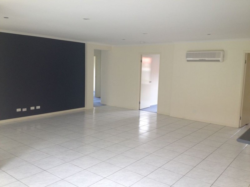 37 The Parkway, Stretton QLD 4116