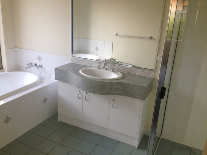 37 The Parkway, Stretton QLD 4116