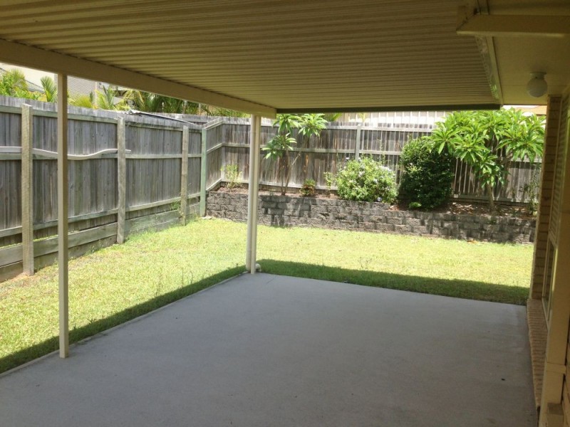 37 The Parkway, Stretton QLD 4116