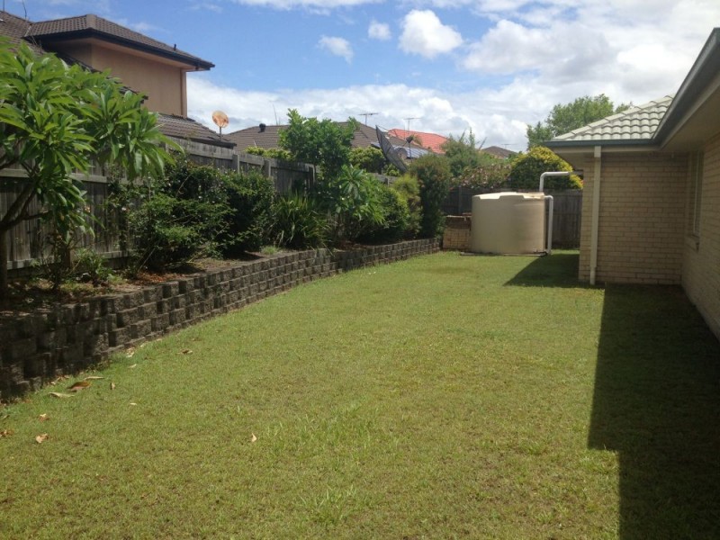 37 The Parkway, Stretton QLD 4116