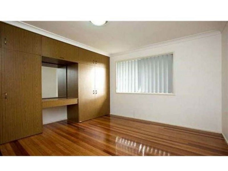 92 Pareena Crescent, Mansfield QLD 4122