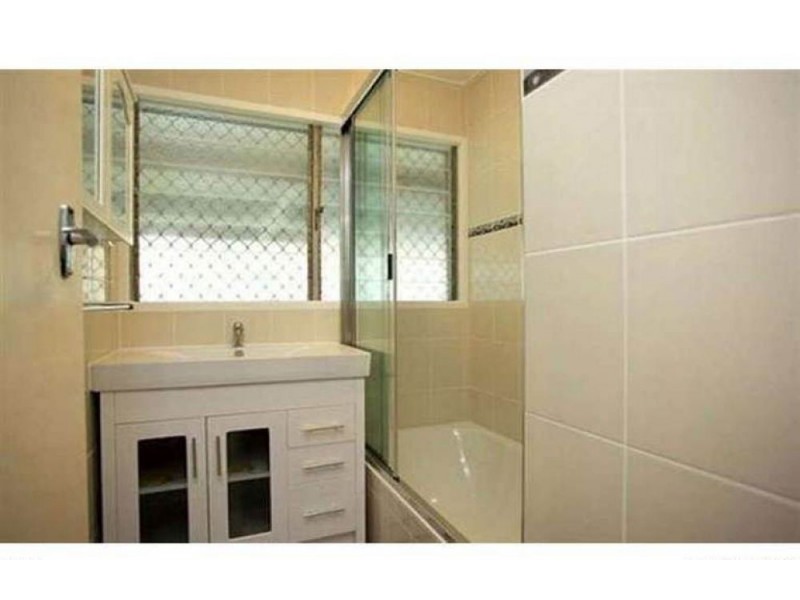 92 Pareena Crescent, Mansfield QLD 4122